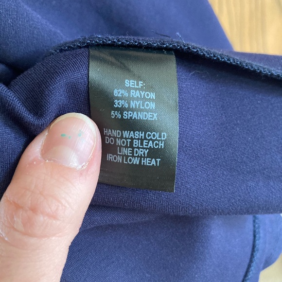 Lulu’s Medium Scalloped Scoop Neck MIDI dress - Picture 10 of 16